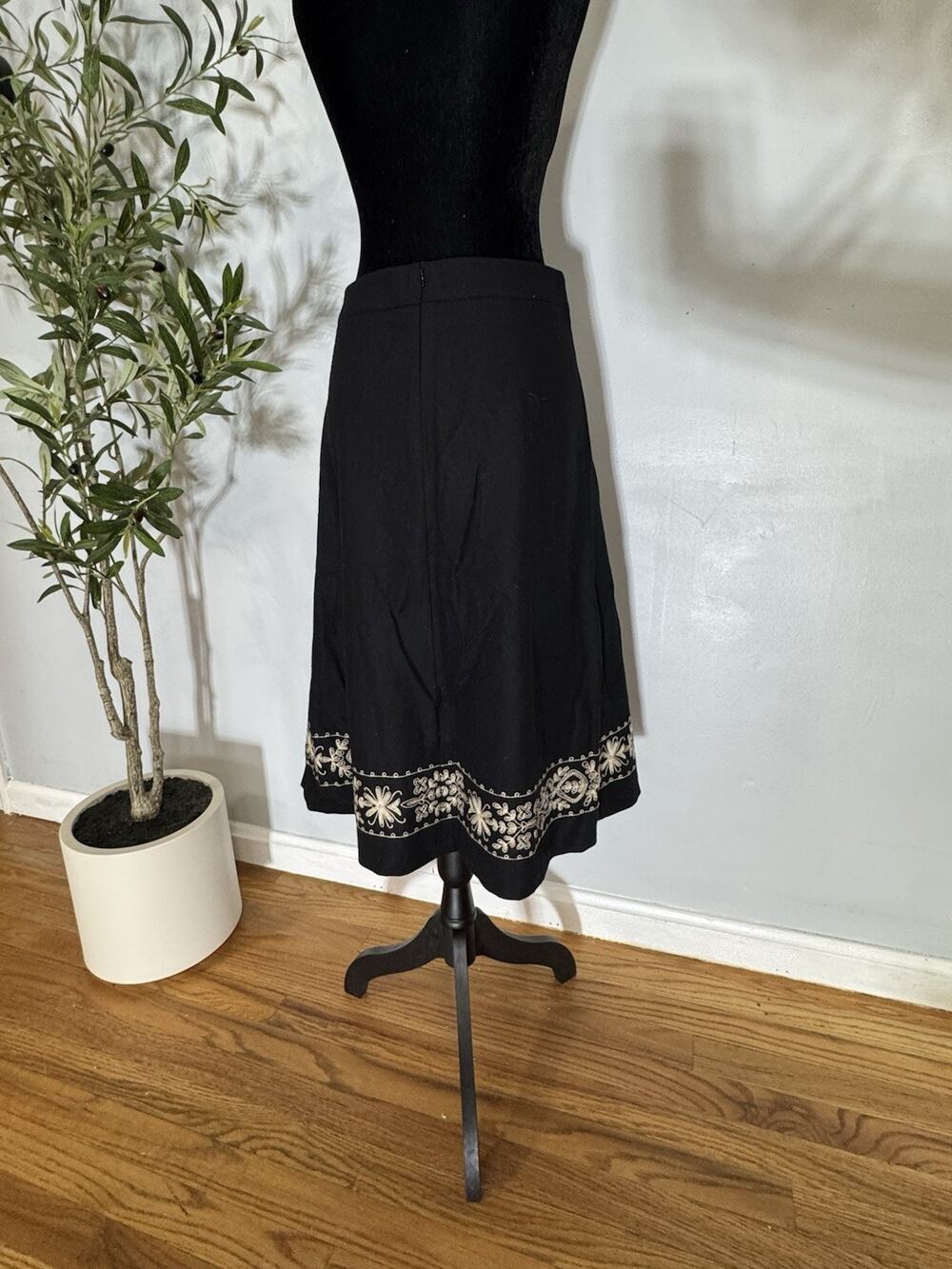 Atelier Black Midi Skirt Womens 6 Wool Blend Embroidered A-Line Bohemian Folk